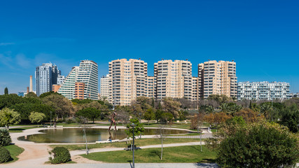 Naklejka premium Valencia – Turia River Park with city skyline