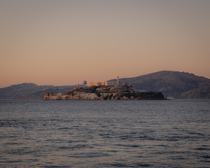 Obraz premium Prision de Alcatraz al atardecer isla