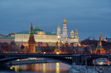 Fototapeta na wymiar Evening view of the Moscow Kremlin and the Big Stone bridge. Moscow, Russia