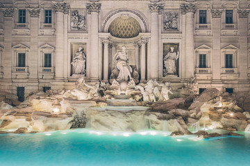 Fototapeta premium Famous Trevi Fountain