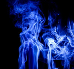 Obraz premium Blue smoke on black background