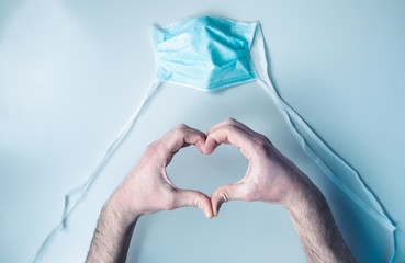 Coronavirus covid-19 simbolo del cuore da un medico per dare speranza alla popolazione.