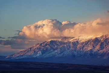 Fototapeta na wymiar Clouds Over White Mountains