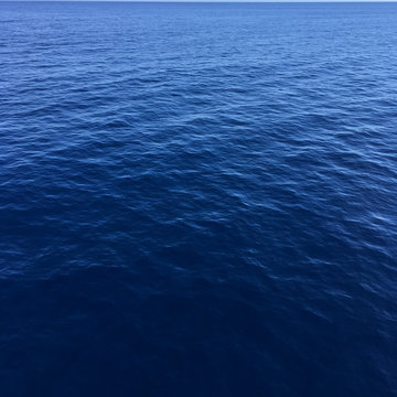 Blue ocean surface © Dahomey