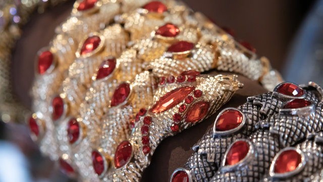 Gold bracelet with red chrystals