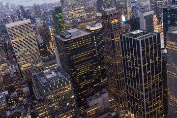 Obraz premium Beautiful aerial view of New York city skyline at evening, USA