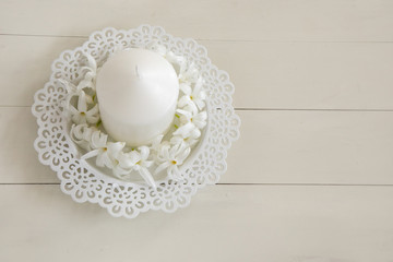 白いキャンドルとヒヤシンス