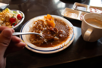 ランチブッフェ。カレーライスとスープとサラダ