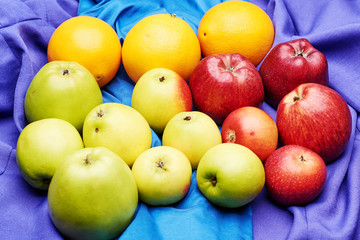 Sauce with fruits can be an excellent dressing for vegetable salads