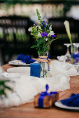 blumige Tischdekoration Hochzeit 2