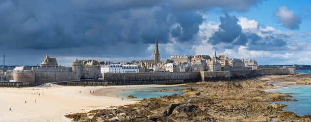 French Brittany, panoramic view of Saint Malo - obrazy, fototapety, plakaty