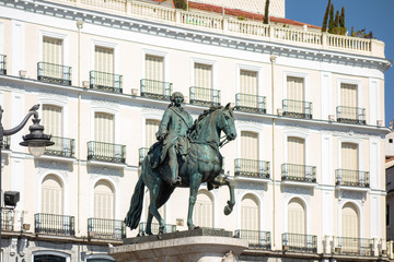 Naklejka premium Statue of King Carlos III located in the 