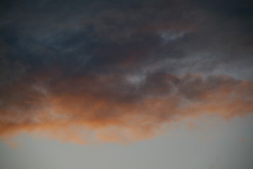 Fototapeta na wymiar red clouds in the sky