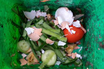 Kompost mit alten Lebensmitteln