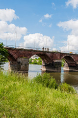 Trier, Römerbrücke, Mosel, Fluss, Moselbrücke, Brücke, Stadt, Altstadt, Uferweg, Moselufer, Radweg, Flussschifffahrt, Rheinland-Pfalz, Frühling, Deutschland