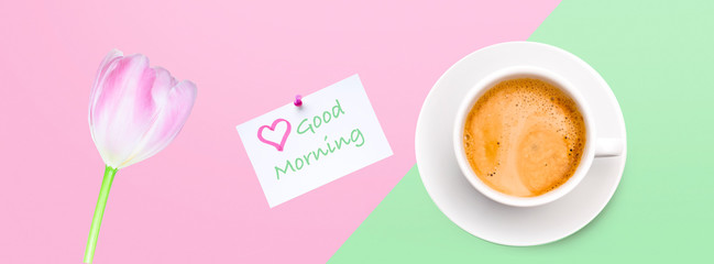 „Guten Morgen“ Gruß  mit Blumen und Kaffee