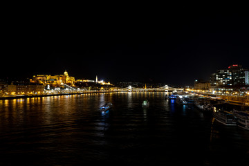 Fototapeta na wymiar Night in a Budapest