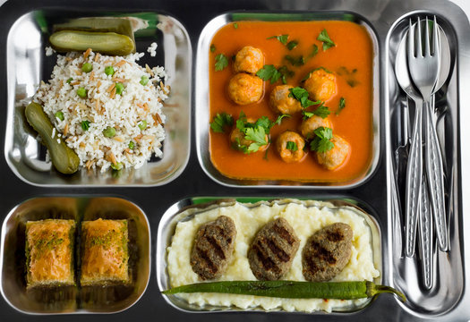 Tabldot yemek tabağı