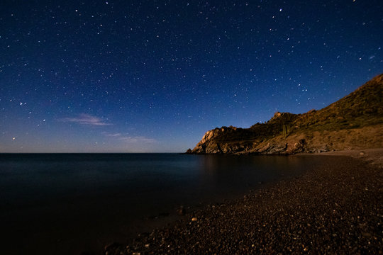 noche estrellada en playa de sonora mexico