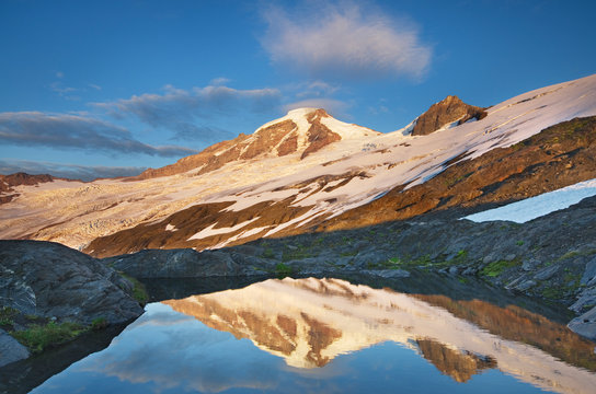 Mount Baker (elevation 10.778 feet. 3.285 m) northernmost volcano in the Cascade Range. seen from Heliotrope Ridge. Mount Baker Wilderness Washington. Washington. United States