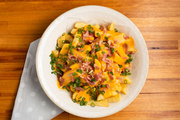 papas fritas con cheddar