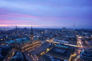 Fototapeta na wymiar The skyline of Hamburg, Germany in the evening