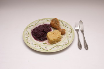 Kurczak z ziemniakami i czerwona kapustą © Rafa