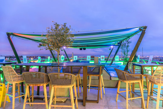 Madrid&rsquo;s most impressive rooftop bars, the Azotea del C&iacute;rculo de Bellas Artes, a sizeable space at the top of the Bellas Artes center