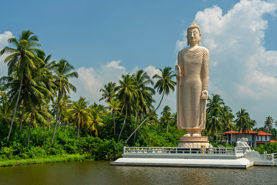Tsunami Memorial - Peraliya Buddha Statue in Hikkaduwa, Sri Lanka
