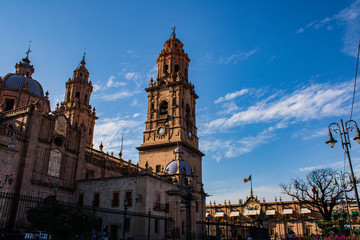 Obraz premium Hermosa vista de la Catedral de Morelia y su ignimbrita (cantera) rosa