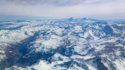 cordilheira dos andes vista da janela do avião