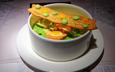 Vegetable soup with crisp