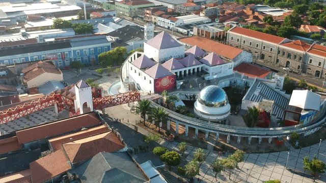Vista a&eacute;rea do Centro de Cultura Drag&atilde;o do Mar em Fortaleza, Cear&aacute;, Brasil