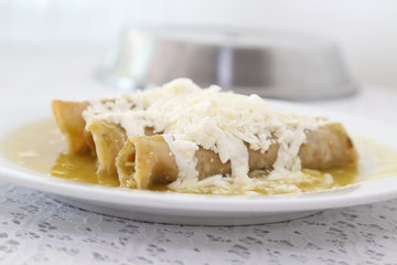 enchiladas verdes