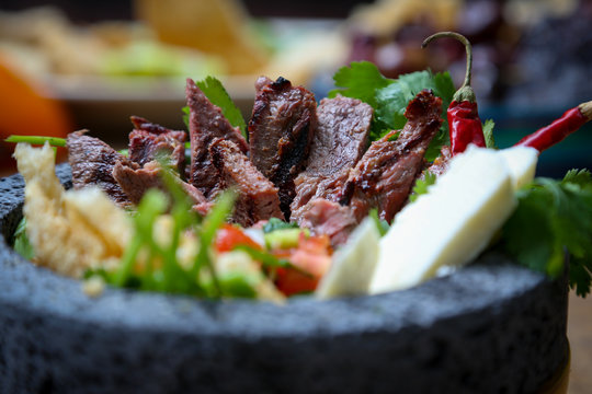 Molcajete Mexicano De Chile Asado Y Tomates Foto de stock - Getty Images