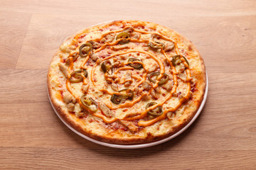 pizza with peper and cheese souse vegetables