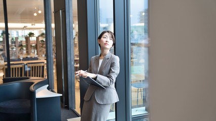 ビジネスウーマン 