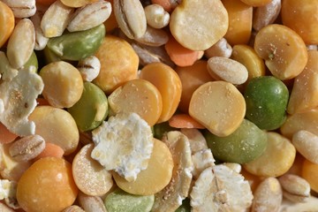 Background from mix of pea, corn and oat flakes