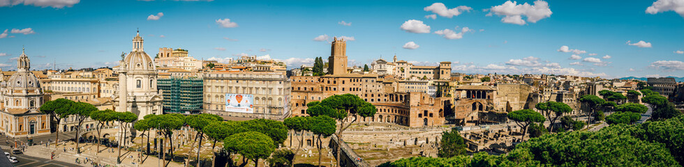 Sep 26/2017 Sky line of Rome look from Altare della Patria terrace during morning, Italy 