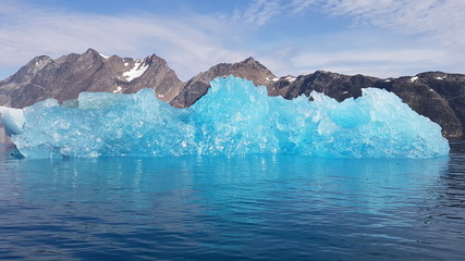 Fototapeta na wymiar Grönlands Vielfalt, wunderschöne Eisskulpturen, Landschaften, Hunde