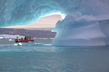 Grönlands Vielfalt, wunderschöne Eisskulpturen, Landschaften, Hunde