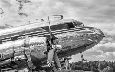 Tableaux ronds sur aluminium brossé Avion Old vintage airplane