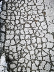 Frostschäde gesprungene Straße
