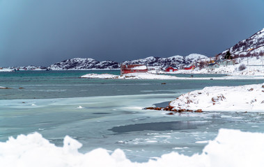 Obraz premium Frozen waters in Sommaroya Island in Northern Norway