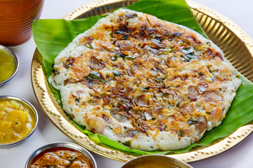 Close up of Uttapam and chutney
