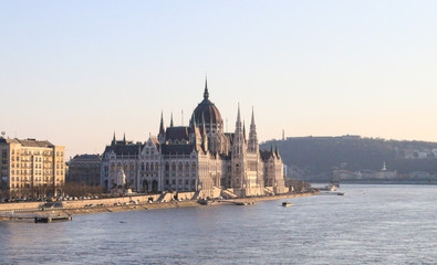 Fototapeta premium Budapest parliament at dusk