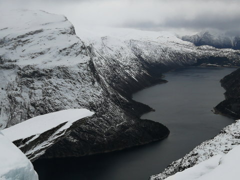 Język Trola, Hardangervidda Norwegia. Zimowe zdjęcia z wyprawy na Język Trola. Trolltunga.