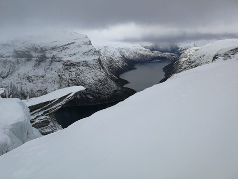 Język Trola, Hardangervidda Norwegia. Zimowe zdjęcia z wyprawy na Język Trola. Trolltunga.