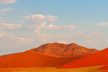 Plakat The famous 45 red sand dune in Sossusvlei. Africa, Namib Desert