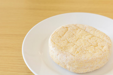 お皿の上のイングリッシュマフィン